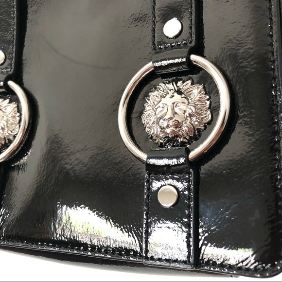 Versace Versus patent leather purse, lion hardware - Picture 2 of 11